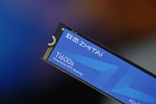 随机写入速度翻倍!长江存储致态Ti600s 2TB SSD图赏