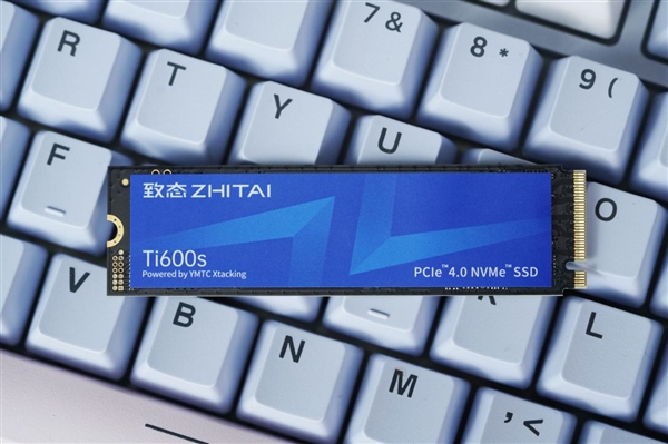随机写入速度翻倍!长江存储致态Ti600s 2TB SSD图赏
