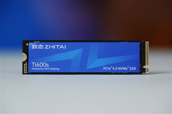 随机写入速度翻倍!长江存储致态Ti600s 2TB SSD图赏