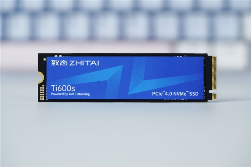 最强QLC到底有多强!致态Ti600s 2TB SSD评测: 顺序读取7400MB/s、写入寿命翻倍、温度低到离谱