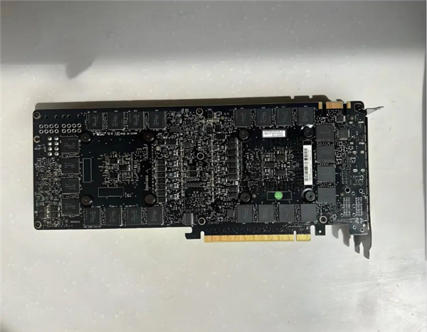数字考古现场！魔改版Tesla M60现身二手市场：双芯16GB显存却不能用
