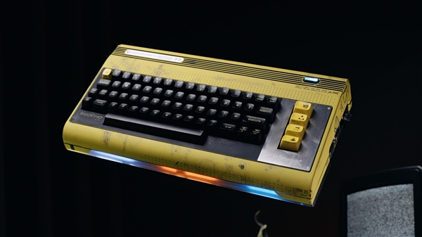 1982年老电脑穿越进2077！赛博朋克联名机2534元
