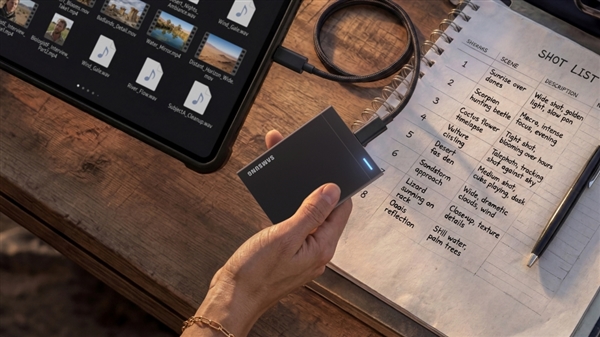 售价近2万元！三星发布P9移动固态：全球首款8TB 4000MB/s USB4硬盘