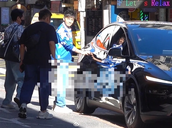 开Model X出事故人差点没了!林志颖四年后再坐特斯拉