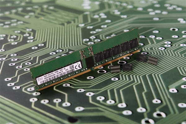 较十年前翻8.6倍!DDR4内存价格暴涨:比DDR5还贵