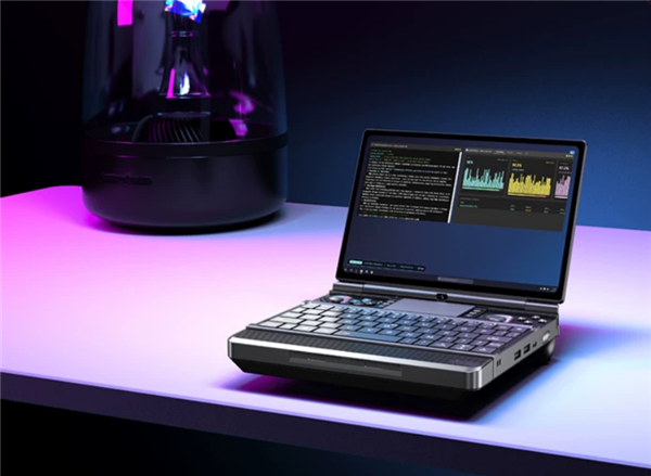 GPD WIN Max 3掌上游戏本预售9999元起:AMD Strix Halo芯片 可选第二块电池