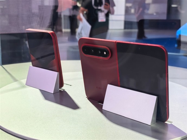 自研的实力！玄戒O3+澎湃OS 4下：官方喊话小米18 Fold效率倍增 体验行云流水