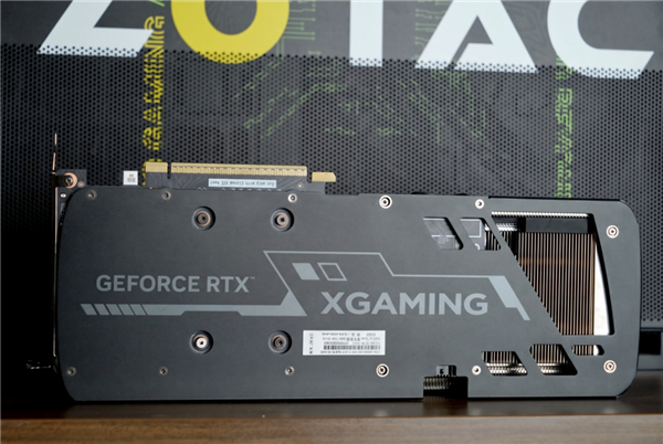 活泼涂鸦新潮流!索泰RTX 5060 XGAMING OC显卡图赏
