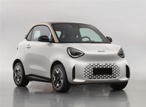 又萌又硬核!smart精灵2号伪装车亮相街头:定位两座纯电小车