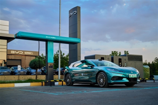 多款闪充车型排队提车！比亚迪：今年受电池产能制约 闪充太受欢迎