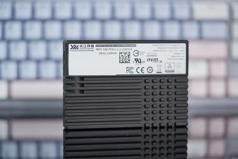大模型算力体系需要怎样的存储!长江存储PE511 12.8TB企业级SSD评测:稳态4K随机写入超1000K IOPS
