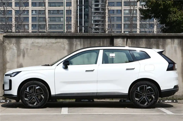狂降21万 沃尔沃XC70跌至19.99万起！4S店：多车型同步下调