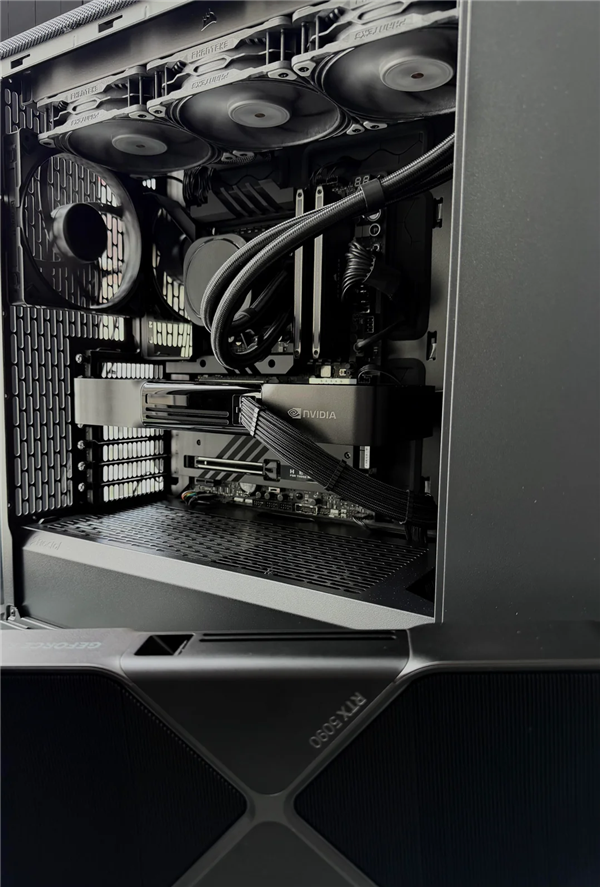 5090显存不够用了!网友怒花9万元上RTX Pro 6000:性能仅领先7%