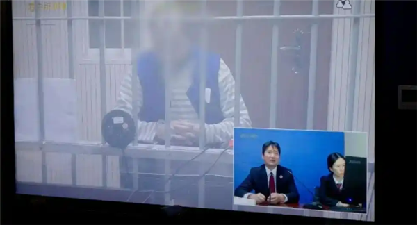 父亲驾车撞死人 全家串供让儿子顶包 五年后发小为减刑举报