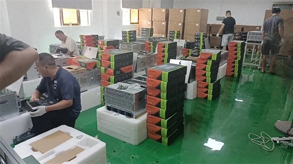 最低炒到4万多 没买后悔没！AI企业大举扫货RTX 5090 普通用户完全没机会了