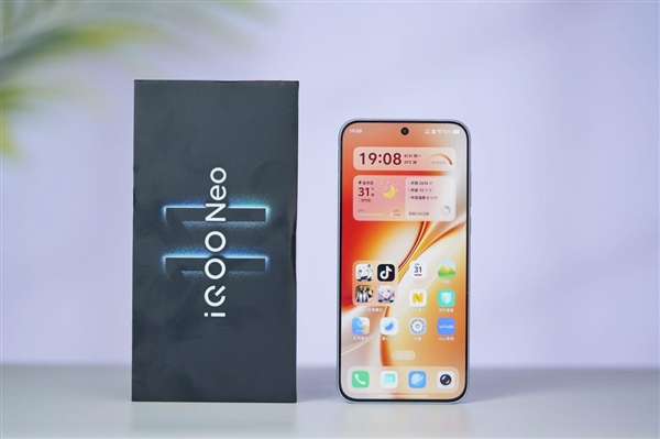 天玑9500M双芯加持!iQOO Neo11至尊版图赏