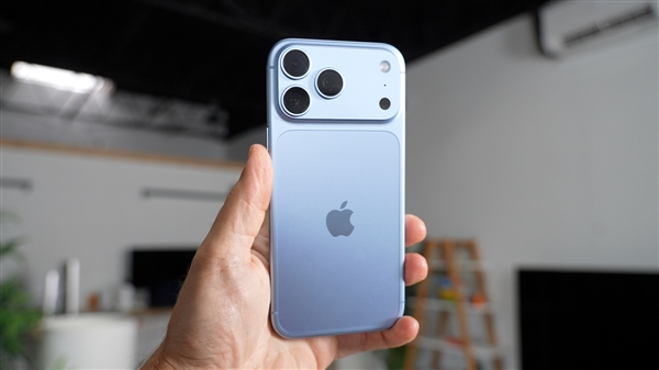 华强北iPhone 18 Pro Max 5小时跌了200元：商家都没想到