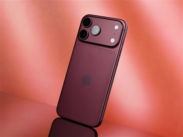 首销量产版iPhone 18 Pro Max上手体验：配置更强！更有分量