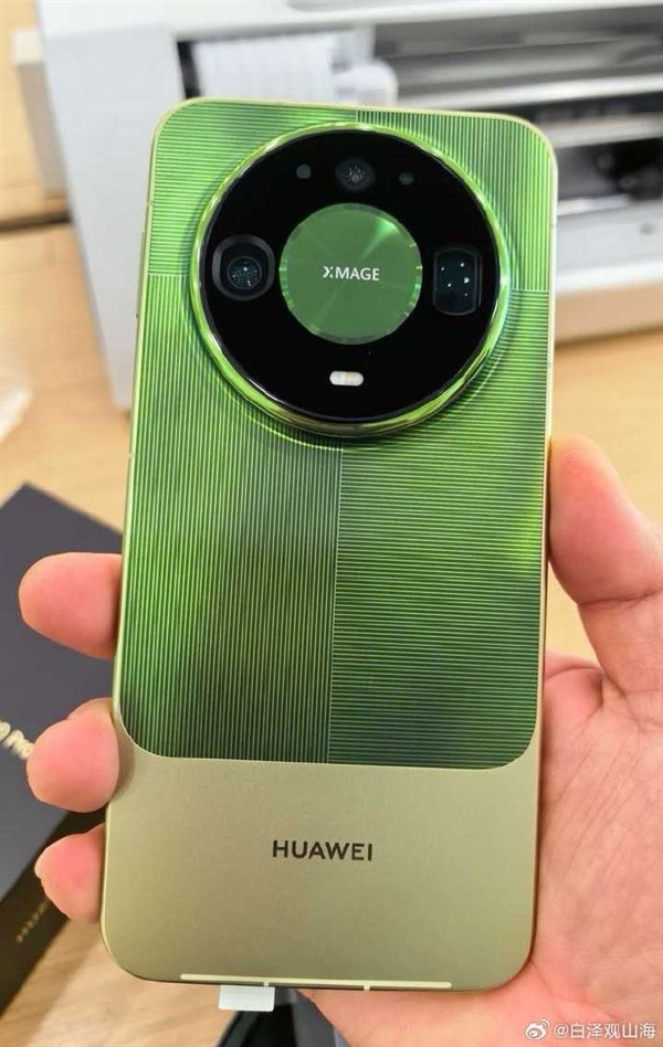 四款齐发 真机外形/配色一览无余！Mate 90系列已到线下门店：提前拆封华为最高罚20万