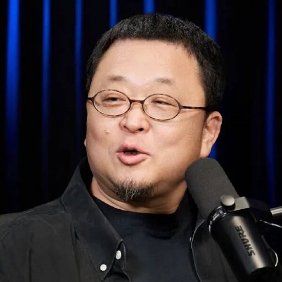 送iPhone抽中罗永浩 网友:抽中最不需要的人