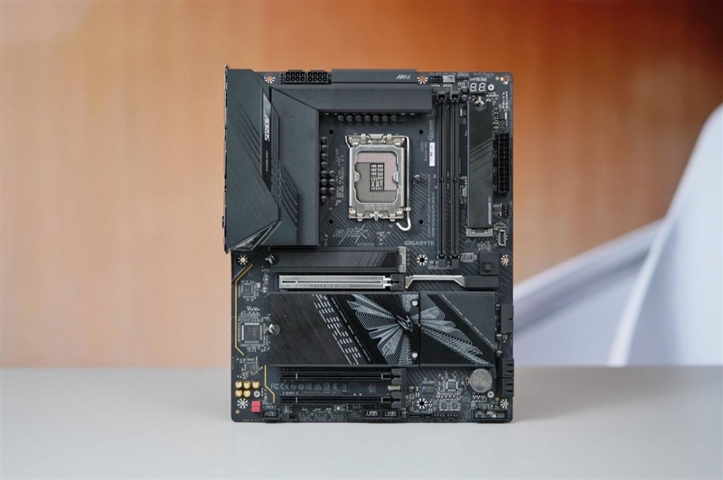 D5 Single Boost实测！技嘉Z890 AORUS ELITE DUO X主板内存体验：单通道游戏性能干翻双通道