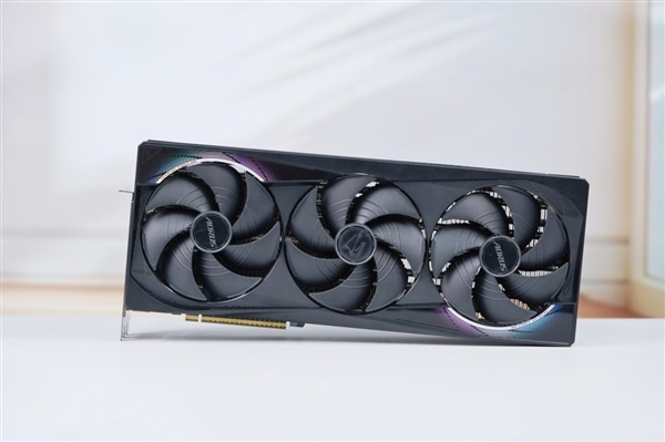 RTX 5070 Ti显存超频+5500MHz！GDDR7带宽突破1.2TB/s：游戏却仅涨5帧