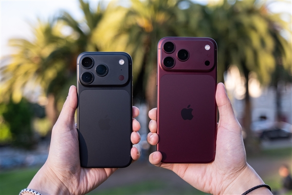 iPhone 18 Pro Max拿下单周销量榜第一名 网友:内存涨价的最大受益者是苹果
