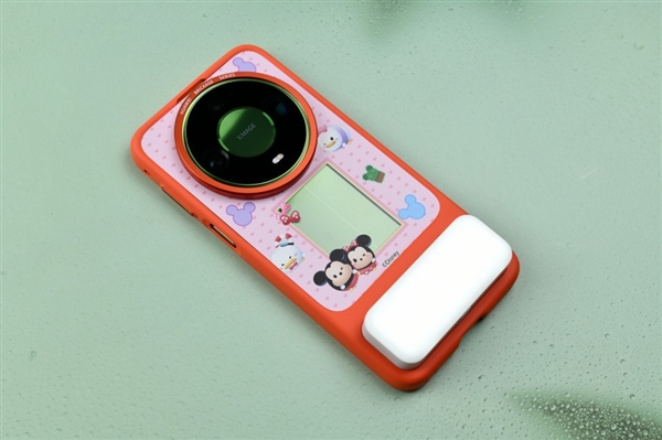华为Mate 90 Pro Max典藏版上手：翡冷翠很抢眼！积木壳也有新玩法