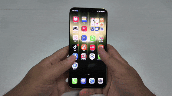 华为Mate 90 Pro Max典藏版上手：翡冷翠很抢眼！积木壳也有新玩法