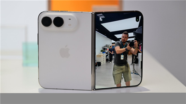 市场研究机构:苹果2026年将售出600万部折叠屏iPhone Duo