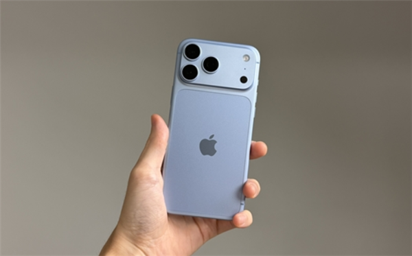 iPhone 18 Pro卖不动了!门店回应:销量正常 近期也无降价的可能