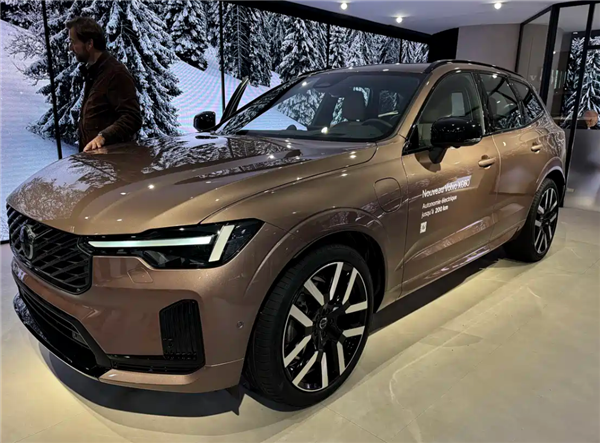 第三次改款升级!新款沃尔沃XC60实车亮相:综合续航达1240km