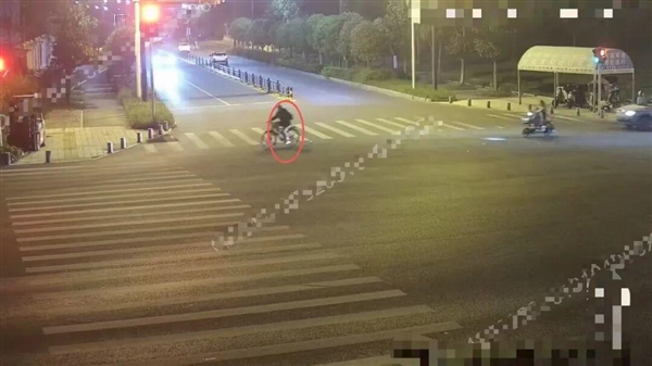 男子偷自行车不能上地铁 花4小时硬骑42公里回家：刚洗完车就被抓